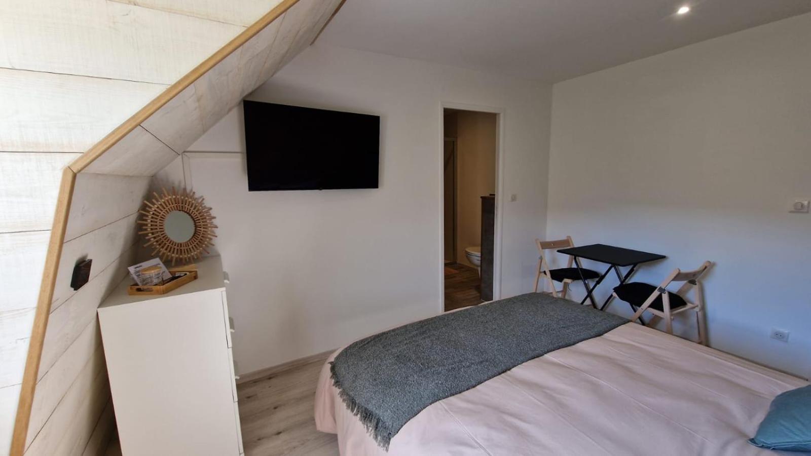Bed and Breakfast La Gentiane Le Falgoux Exterior foto
